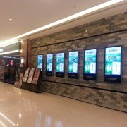 如何选择一家省心放心的广告机厂家