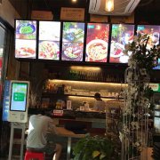 液晶广告机是目前广告机的引领者