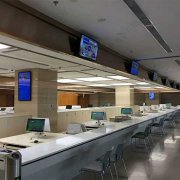 网络壁挂广告机怎么使用？