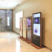 液晶广告机厂家方雅圆梦你的生活